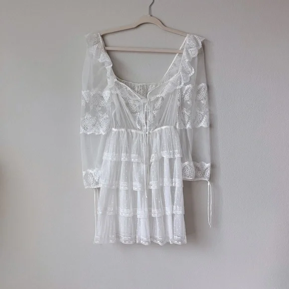 For Love and Lemons Forever Bridal Robe SOLD OUT online ! Coachella vibes 🌸 - Picture 7 of 9